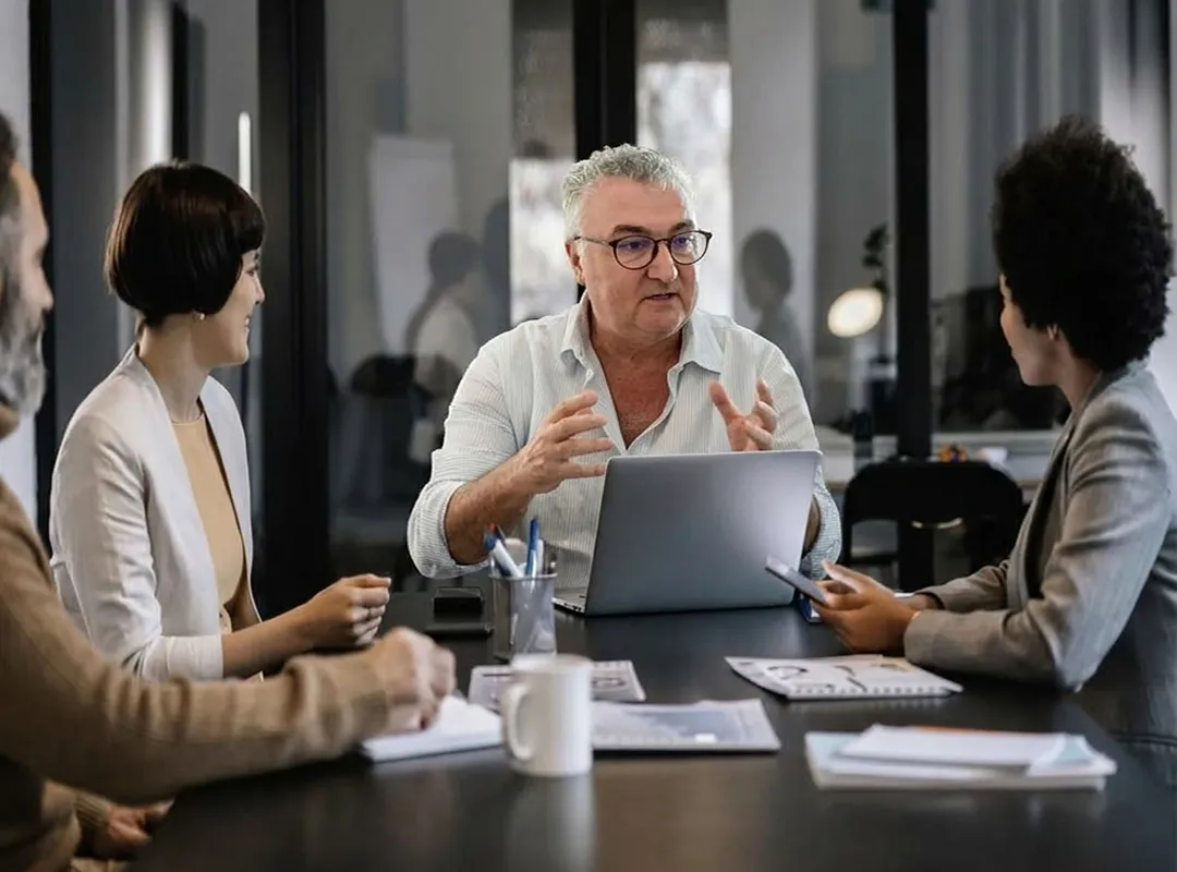 Discussione di gruppo durante una lezione